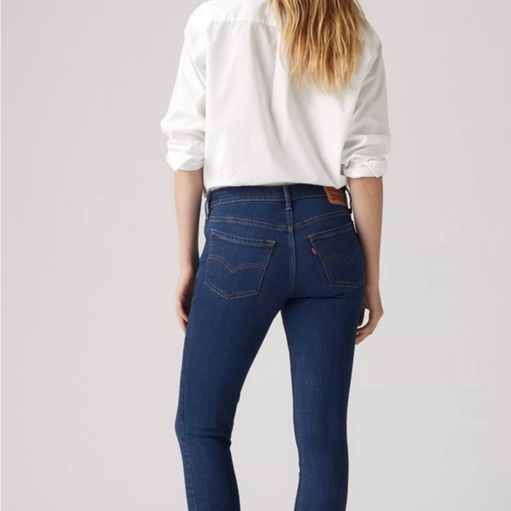 Levi’s 711 Skinny Jeans